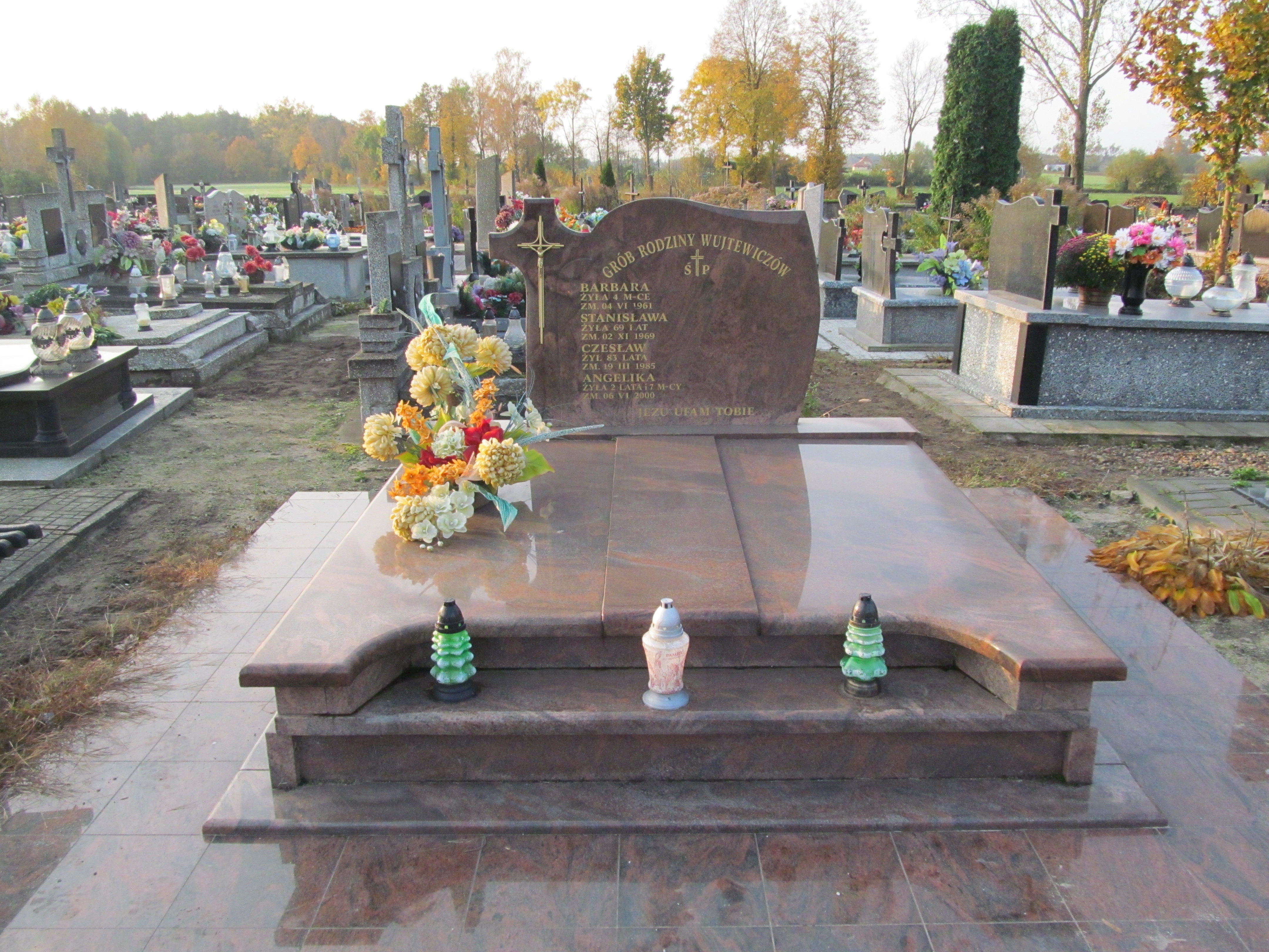 Grób Dorota Wujtewicz